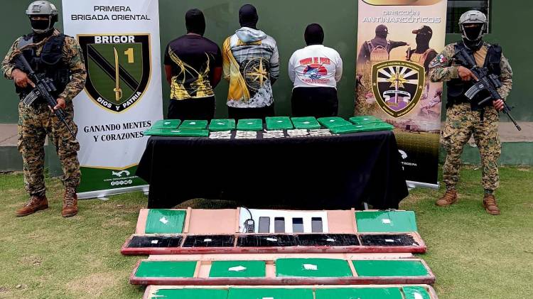 Darién | Senafront desactiva minas y captura coyotes ligados a bandas transnacionales