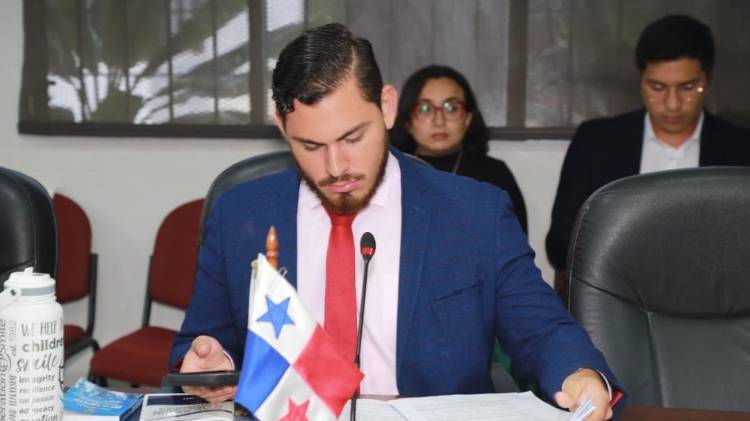 Exdiputado expresa su opinión sobre lo que esta ocurriendo con las elecciones.