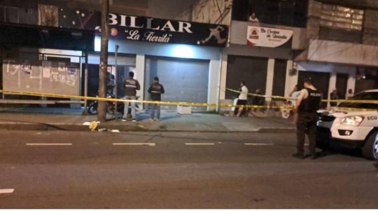 Sicarios abren fuego contra clientes en un billar