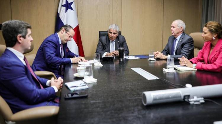 Presidente Mulino se reúne con embajadores de Panamá en Estados Unidos y la ONU.