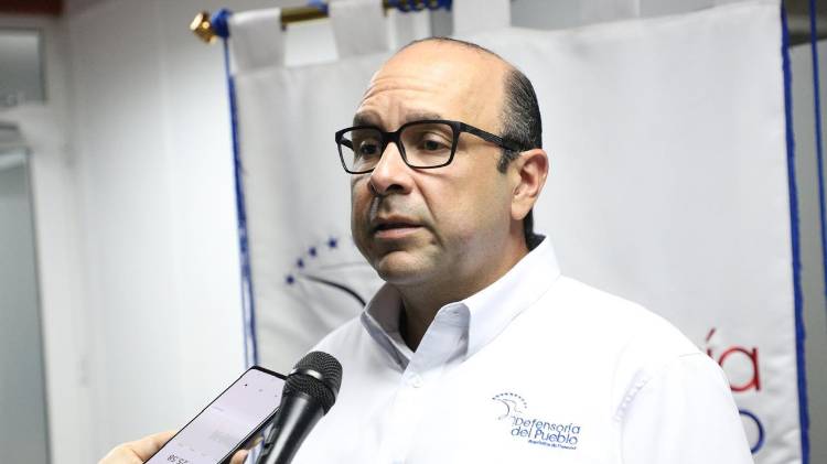Leblanc explicó que, aunque el derecho a huelga es fundamental, también lo es el derecho a la educación.