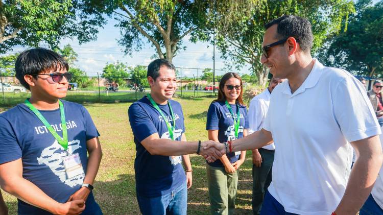 El mandatario José Jerí durante una gira.