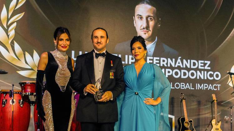 Marqués de Lises reconocido por su excelencia e impacto global en gala en Mar-a-Lago [VIDEO]