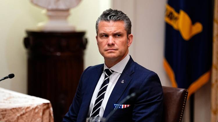 Pete Hegseth, secretario de Guerra de EE.UU., ordenó el ataque contra la embarcación en el Pacífico.