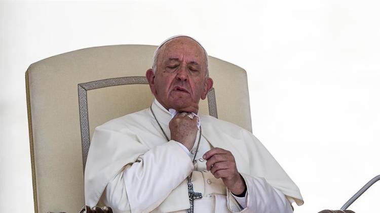 El papa se mantiene “estable” y sin nuevas crisis respiratorias