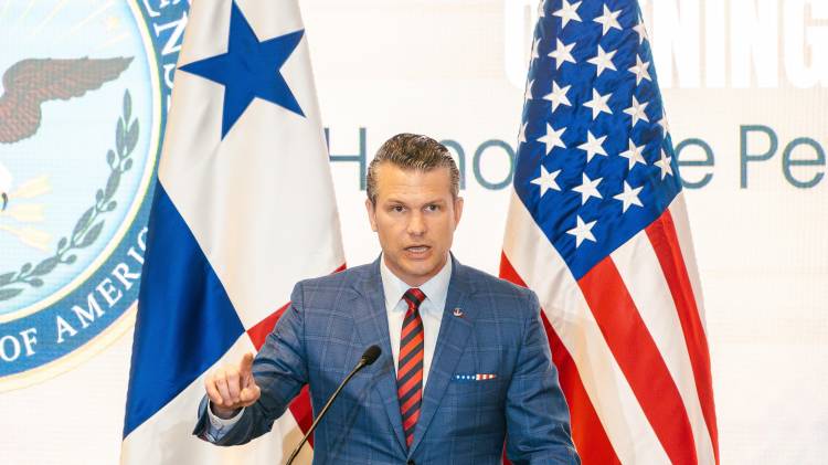 El secretario de Defensa de Estados Unidos, Peter Hegset, habla durante la Conferencia de Seguridad Centroamericana (Centsec) este miércoles, en Ciudad de Panamá (Panamá).