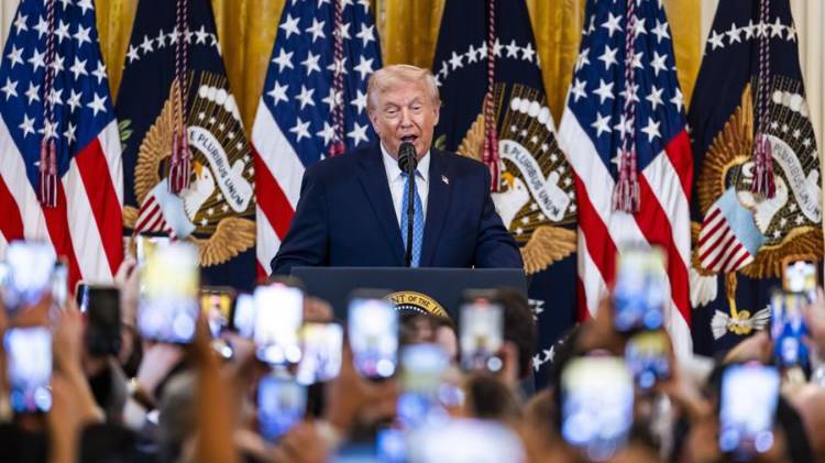 Fotografía de archivo del presidente de EE.UU., Donald Trump. EFE/EPA/JIM LO SCALZO