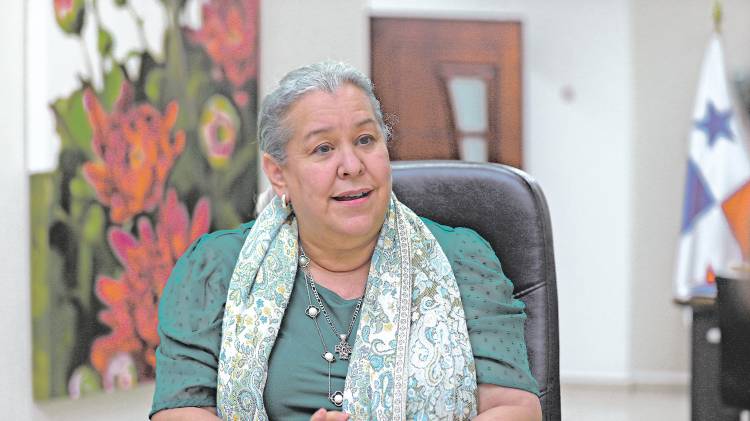 Beatriz Carles, ministra del Mides