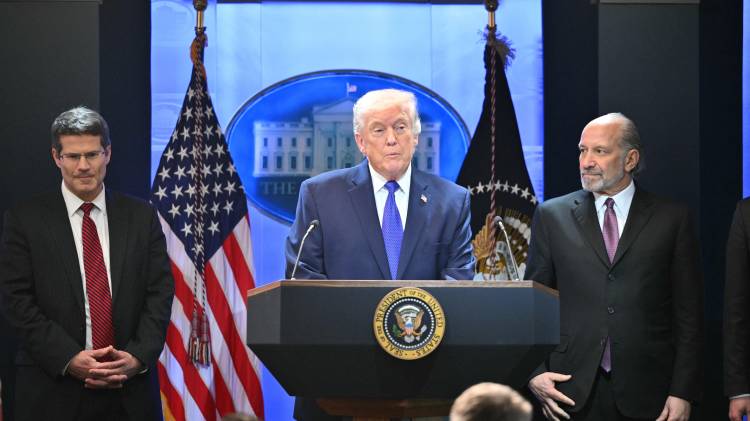 Donald Trump defendió su estrategia económica al confirmar el incremento de las tarifas comerciales.