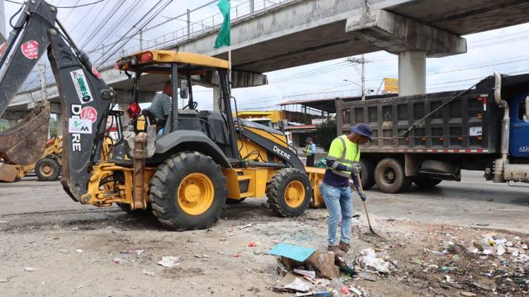 San Miguelito declara guerra a la basura con operativo de emergencia
