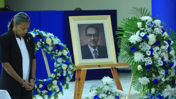 Universidad de Panamá da el último adiós al exrector Julio Vallarino