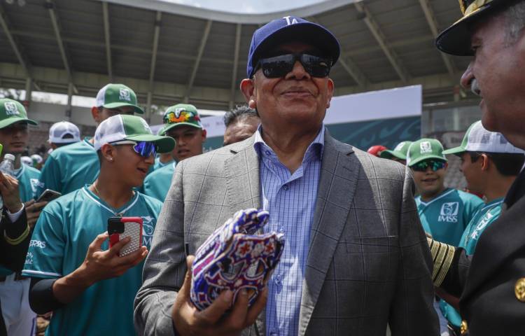 El exbeisbolista mexicano Fernando Valenzuela murió este martes. EFE/ Isaac Esquivel