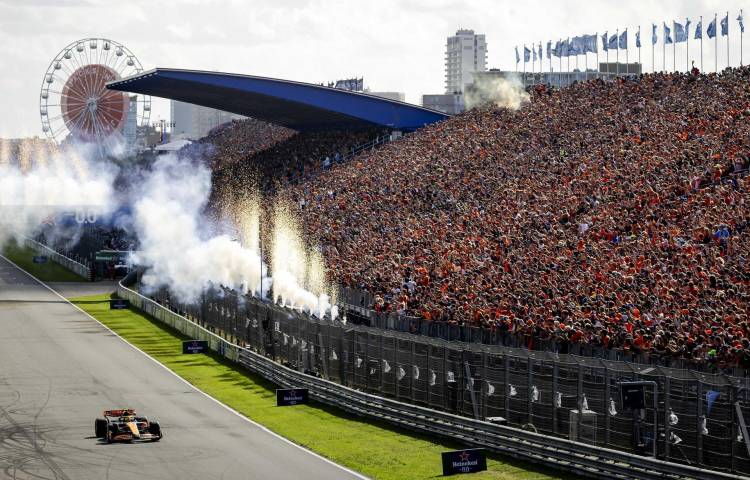 El británico Lando Norris (McLaren) gana el GP de Países Bajos de F1. EFE/EPA/SEM VAN DER WAL