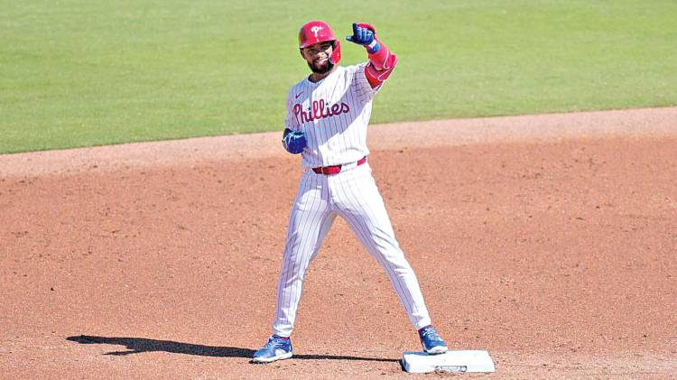 El panameño Edmundo Sosa completó prácticas en vivo ayer y se perfila para ser activado por los Filis.