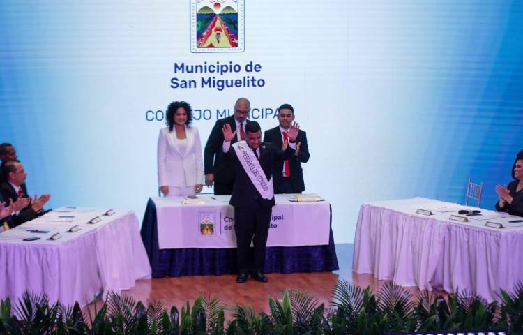 Irma Hernández toma posesión en la Alcaldía de San Miguelito