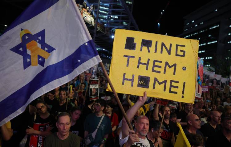 Manifestación en Tel Aviv para exigir la liberación de los rehenes y una tregua con Hamás.