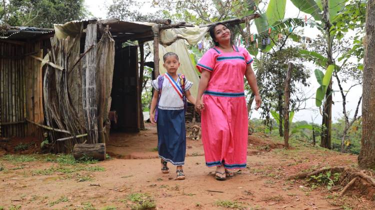 Unas 16,331 mujeres en la Comarca Ngäbe–Buglé reciben apoyo del programa Red de Oportunidades del MIDES.”)