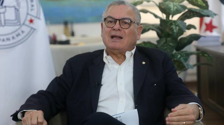 El contralor Flores explicó que, aunque el trabajo avanza lento, ya han entregado más de 100 auditorías en lo que va del año