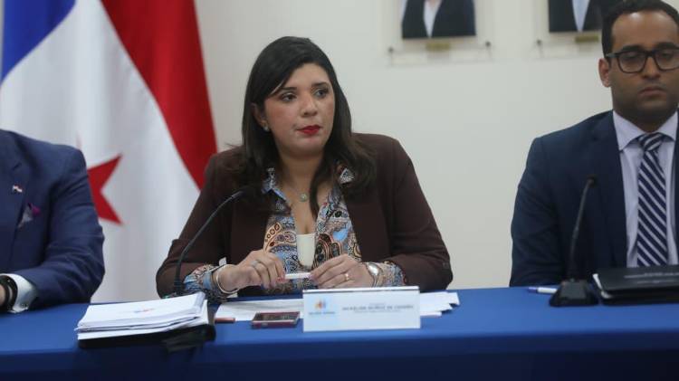 La ministra de Trabajo, Jackeline Muñoz.