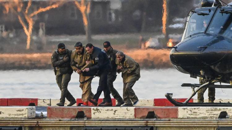 Fotografía del presidente de Venezuela, Nicolás Maduro, y su esposa, Cilia Flores, rumbo a la corte en Nueva York.