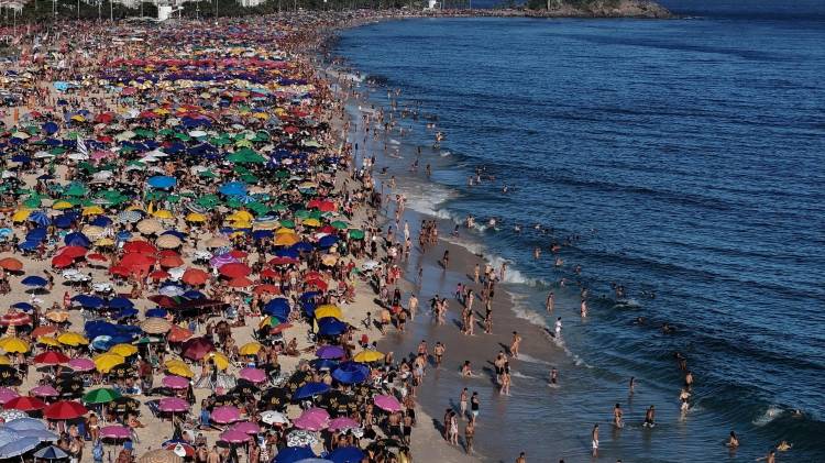 Turistas en los primeros diez meses de 2025, lo que anticipa una cifra esperanzadora para los “meses de sol y playa”