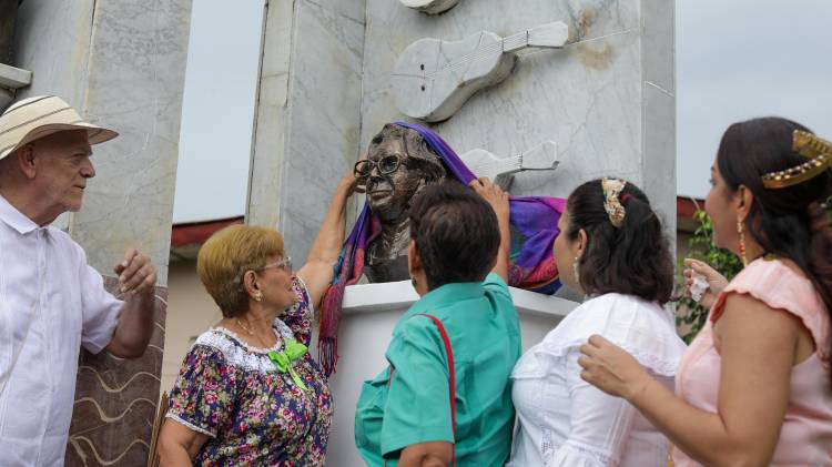 Los Santos | Así fue el homenaje en honor a la profesora Dora Pérez de Zárate