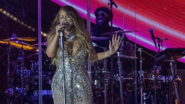 Fotografía de archivo en donde se ve a la cantante estadounidense Mariah Carey durante una presentación en el Global Citizen Festival en Nueva Yor. EFE/SARAH YENESEL