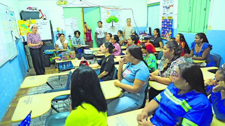 Es importante desarrollar la necesidad de los centros educativos con la participación de los padres de familia.