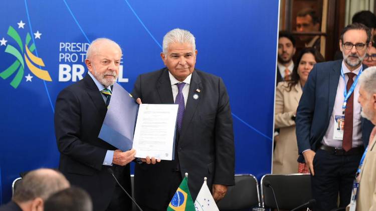 El presidente de Panamá, José Raúl Mulino, y su homólogo brasileño, Luiz Inácio “Lula” da Silva.