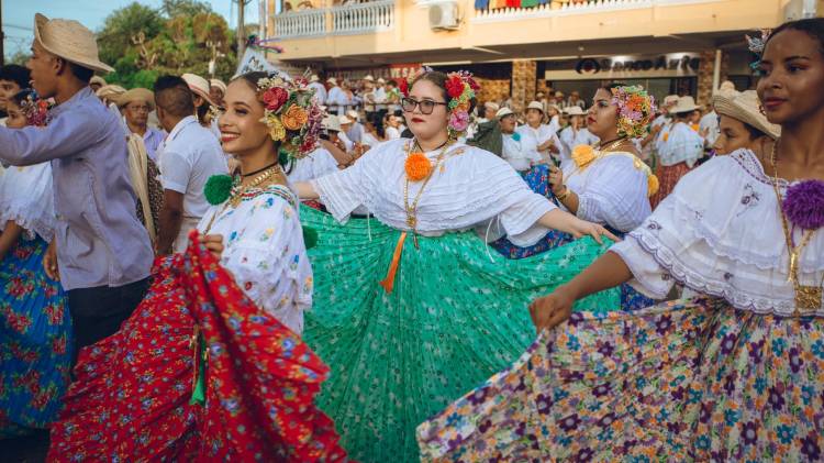 La pollera vuelve a unir a artesanos, músicos y visitantes en un evento que promete una de sus ediciones más concurridas.