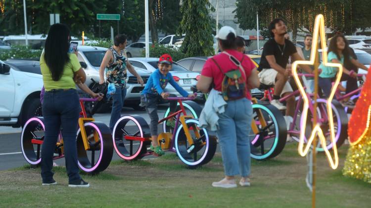 Los niños disfrutaron de sus nuevos juguetes.