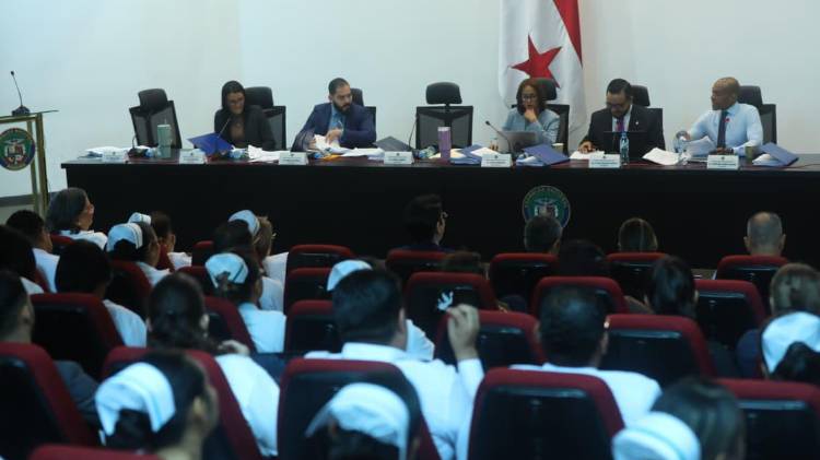 Diputados aprueban citar al director de Aseo