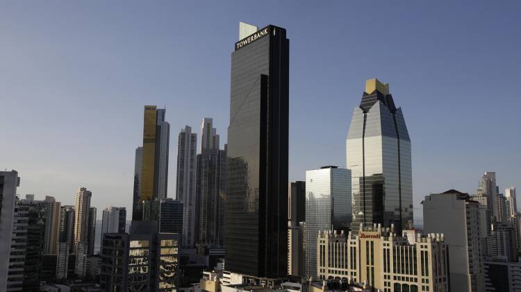 El presidente explicó el plan de obras públicas.