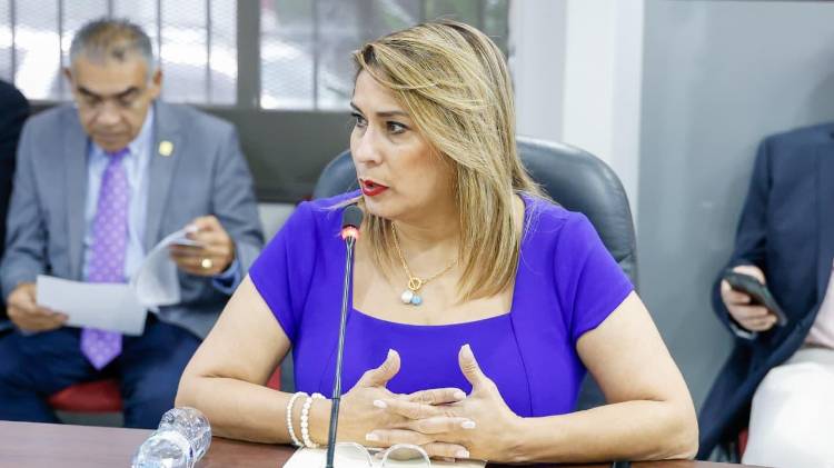 Saquina Jaramillo presentó su renuncia al cargo de directora.