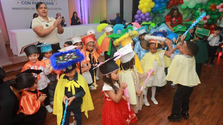 De maternal a prekínder: más de 1,800 niños concluyen su primera etapa educativa