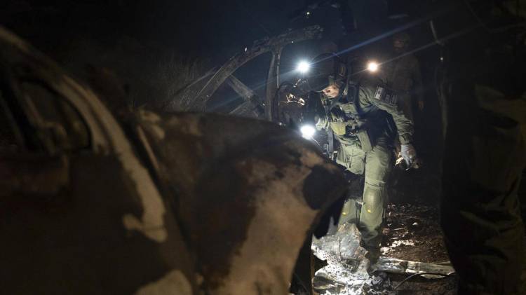 El Ejército israelí confirmó esta madrugada la muerte de dos supuestos atacantes que, en operaciones simultáneas en el asentamiento de Karmei Tzur y en el cruce de entrada del bloque de colonias de Gush Etzion, en la Cisjordania ocupada cerca de Hebrón, intentaron explosionar dos coches bomba.