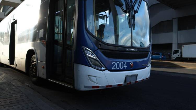 Aunque la convocatoria está dirigida principalmente a mujeres, los candidatos masculinos también pueden entregar su hoja de vida durante la feria.