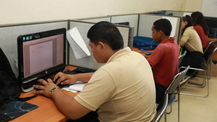 CEFODEA les garantiza a los estudiantes la culminación de la premedia a través del programa Jóvenes y Adultos del Meduca.