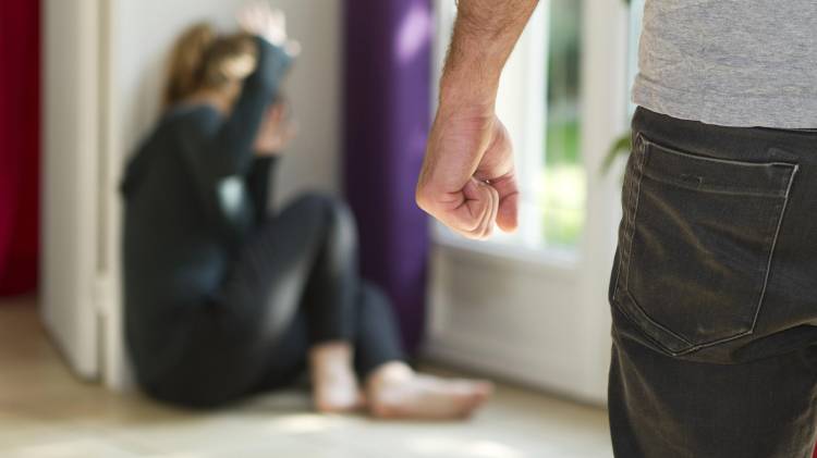 El 2025 cerró con 16,444 casos de violencia doméstica y 4,088 menores víctimas de maltrato, según el MP.