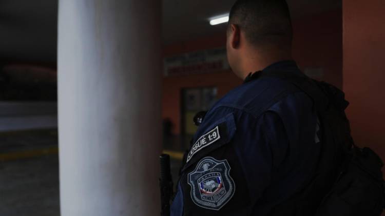 La víctima fue trasladada hacia el Hospital Santo Tomás, donde los médicos confirmaron su muerte.