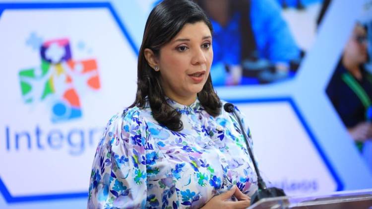La ministra de Trabajo, Jackeline Muñoz, defendió la legalidad del decreto.
