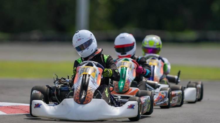 Motores: La adrenalina se tomó el kartódromo