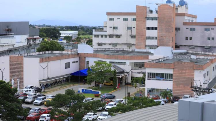 Fachada del Hospital Irma de Lourdes Tzanetatos, donde se atendió a una de las víctimas.