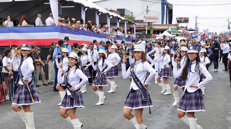 ¡La Chorrera vibra de orgullo! Celebran 204 años de independencia con desfile y homenajes