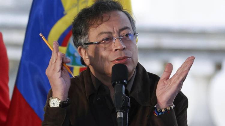 El presidente de Colombia, Gustavo Petro, habla durante un acto público en Bogotá (Colombia). EFE/ Mauricio Dueñas Castañeda