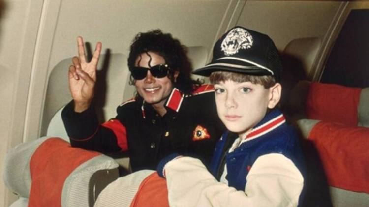 James Safechuck junto a Michael Jackson.