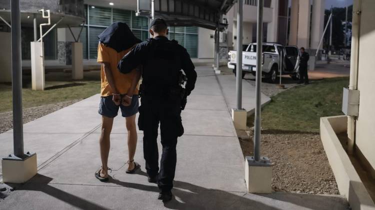 El imputado fue presentado ante el Sistema Penal Acusatorio, donde se le impuso la medida de detención provisional por femicidio en grado de tentativa.