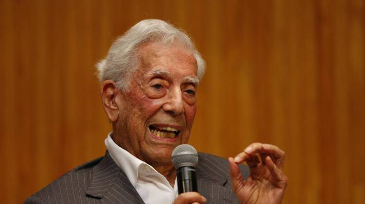 El escritor peruano, Mario Vargas Llosa, en una fotografía de archivo.