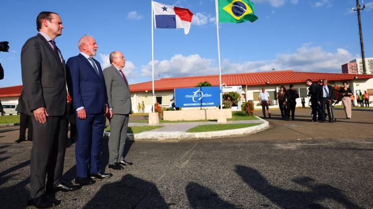 El presidente Lula de Brasil llegó ayer.