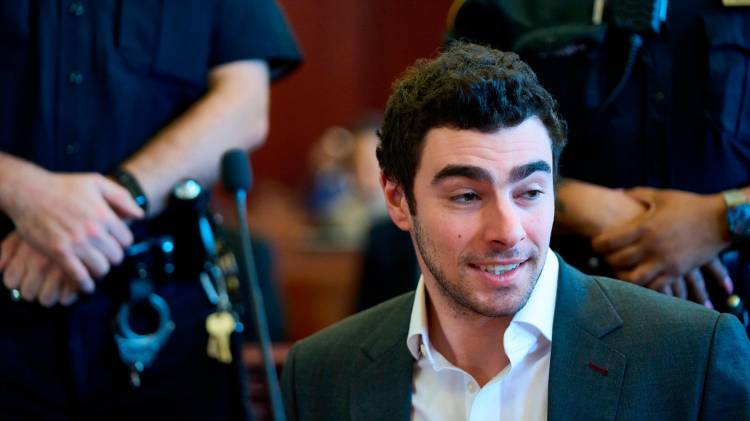 Tanto el joven como su equipo legal están muy aliviados por esa decisión que representa una victoria.